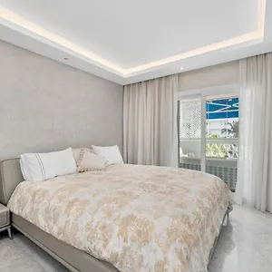 Apartment Modern And Large In The Heart Of Puerto Banus, Marbella
