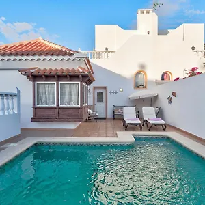 https://marvelous-holiday-home-villa-la-caleta.tenerifehoteles.net