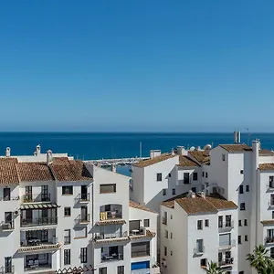 https://marina-marbella.es-andalucia.com